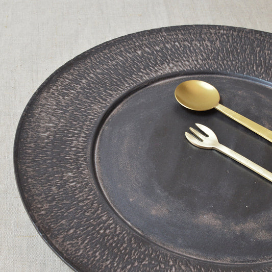 Matte Round Platter with Carving - Chocolate Brown